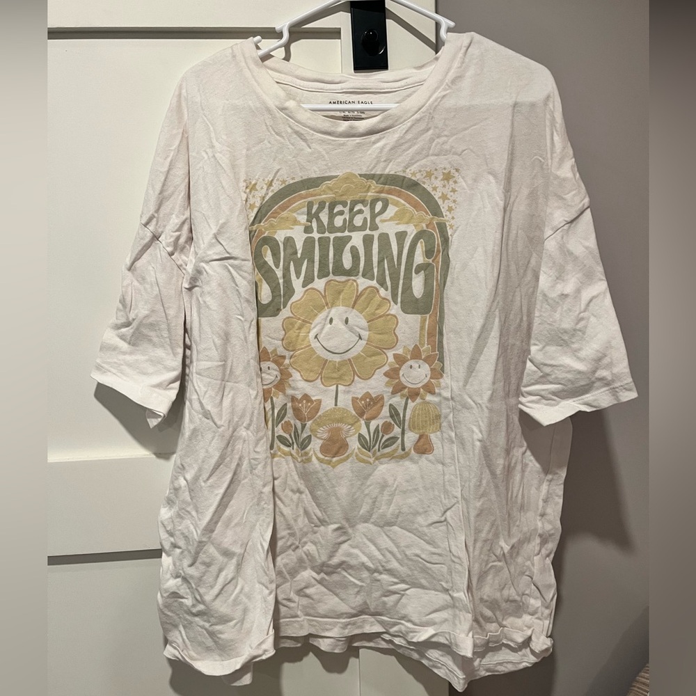 American Eagle White Graphic T-Shirt